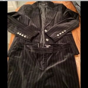 H&M VINTAGE Lined Velvet pinstriped suit with mother of pearl buttons  14/16